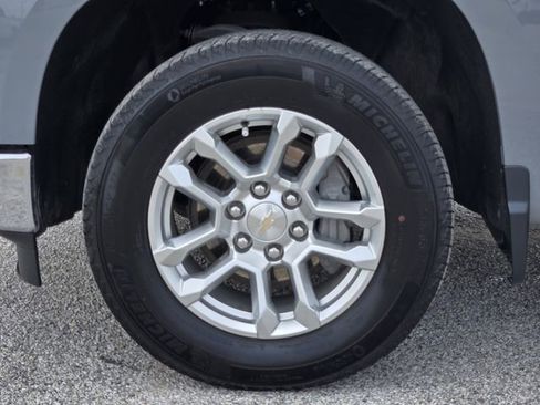 Used 2024 Chevrolet Silverado 1500 LT AWD/4WD image 10