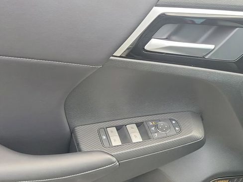 New 2026 Mitsubishi Outlander SE image 24