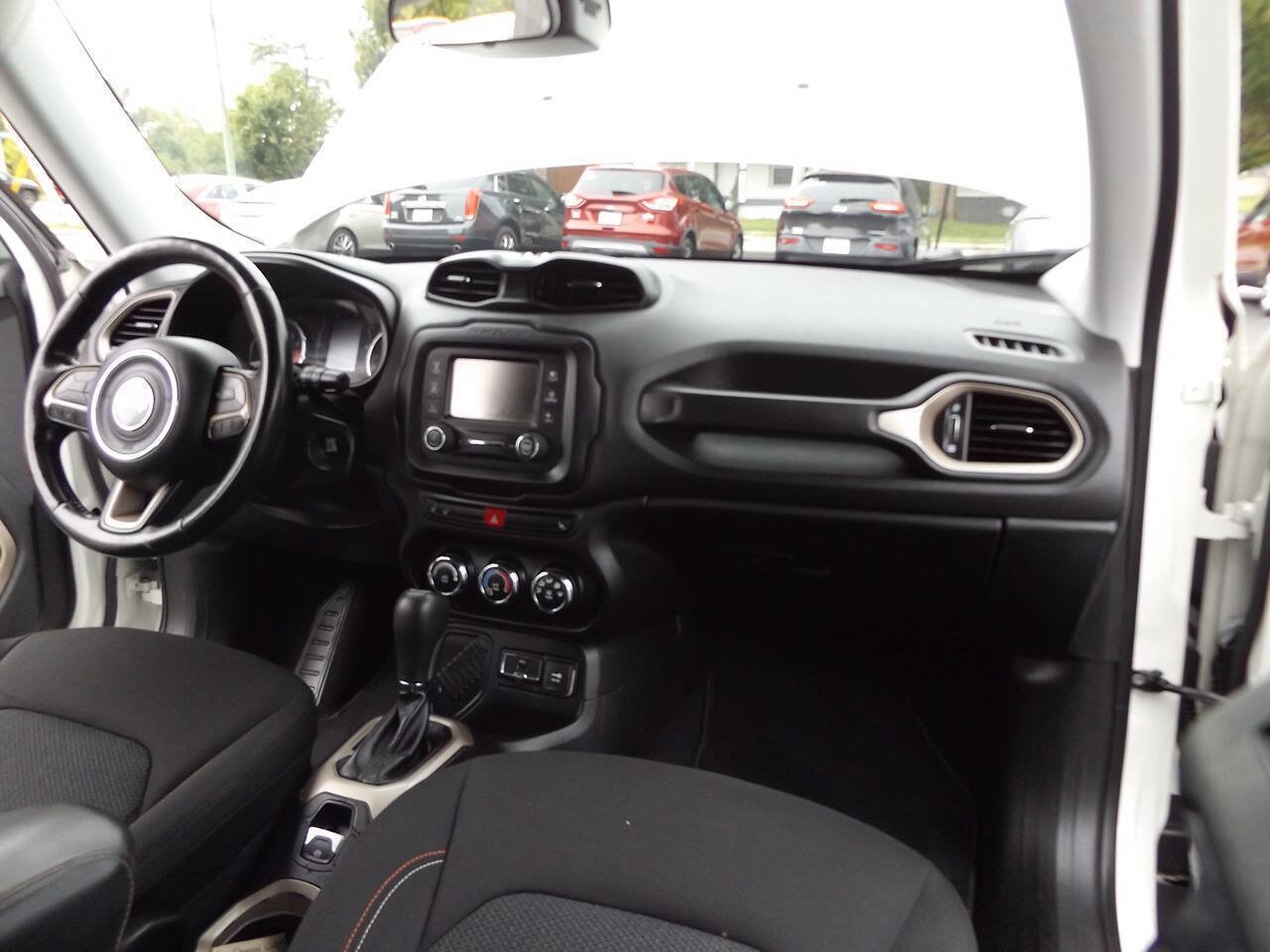 Used 2016 Jeep Renegade 75th Anniversary FWD image 28