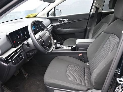 Used 2026 Kia Sportage LX FWD image 13