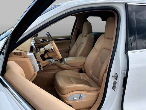 Used 2014 Porsche Cayenne S AWD/4WD image 8
