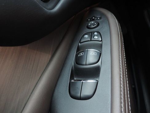 Used 2018 Nissan Murano Platinum image 29