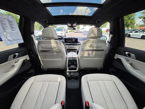 Used 2025 BMW X7 M60i w/ Climate Comfort Package AWD/4WD image 24