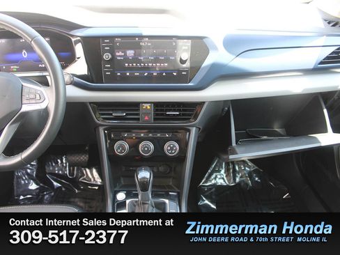 Used 2023 Volkswagen Taos SE w/ Panoramic Sunroof Package AWD/4WD image 18