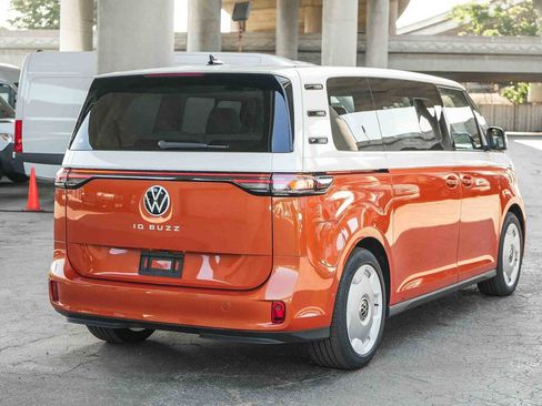 New 2025 Volkswagen ID. Buzz 1st Edition RWD image 6