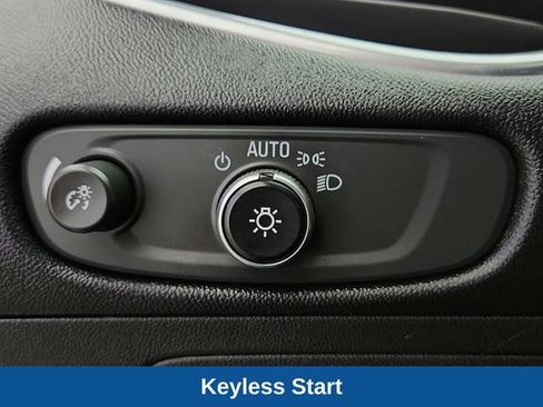 Used 2019 Chevrolet Malibu LT FWD image 18