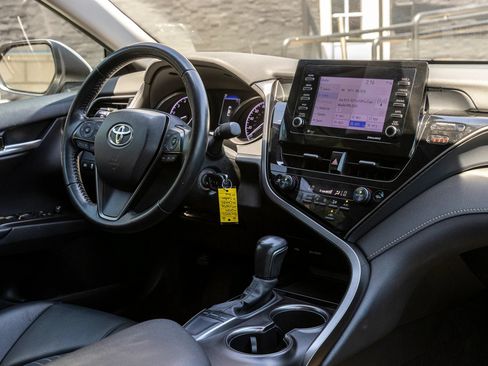 Used 2024 Toyota Camry SE FWD image 31