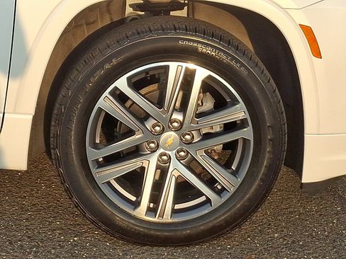 Used 2024 Chevrolet Traverse High Country FWD image 8