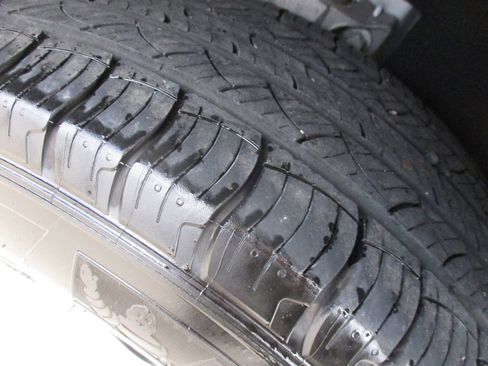 Used 2024 Ford Edge SEL w/ Convenience Package image 13