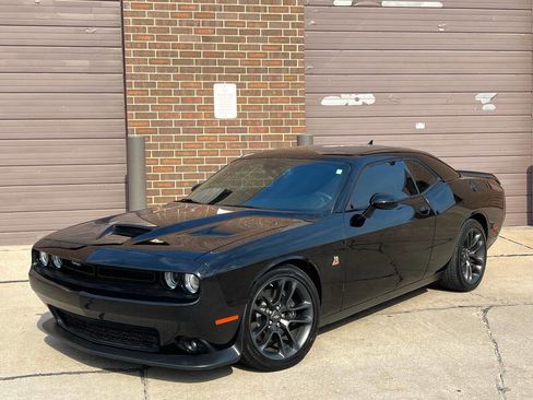Used 2021 Dodge Challenger R/T Scat Pack image 6