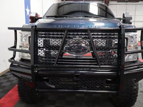 Used 2017 Ford F250 Lariat w/ Chrome Package AWD/4WD image 4