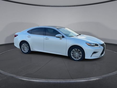 Used 2017 Lexus ES 350 w/ Premium Package FWD image 2