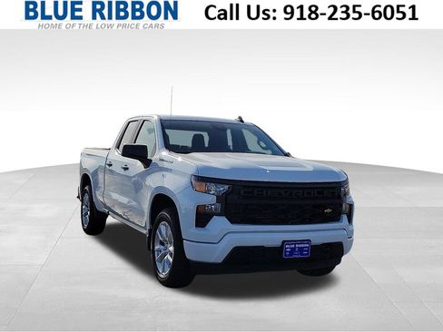 Used 2023 Chevrolet Silverado 1500 Custom image 1