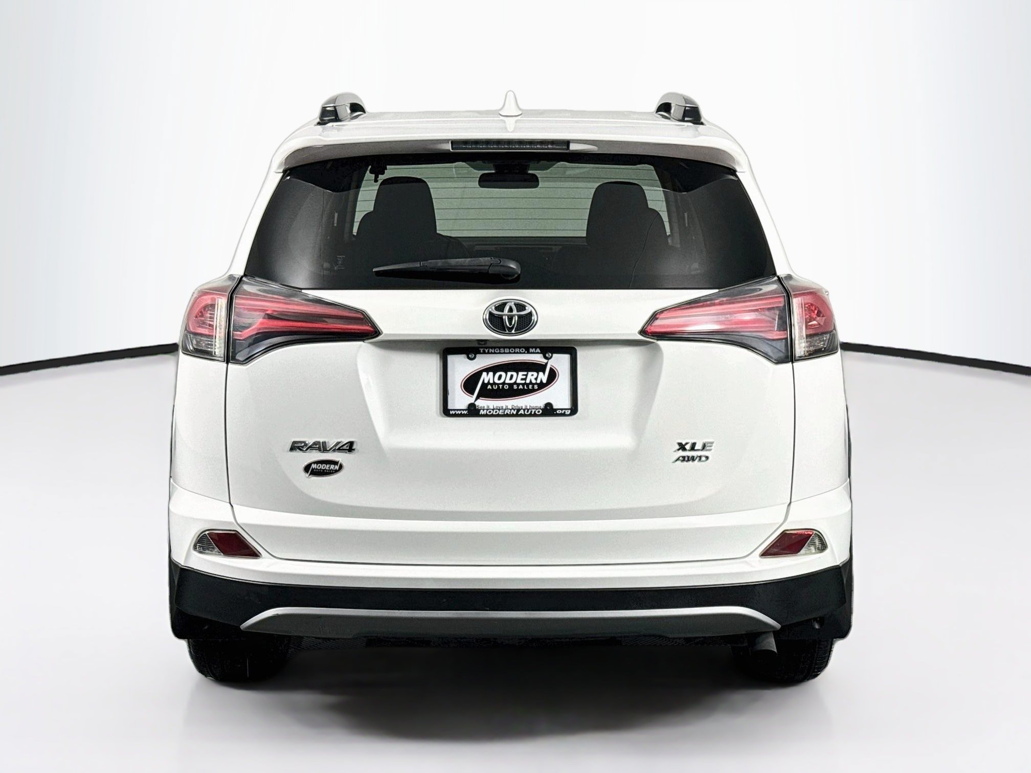 Used 2018 Toyota RAV4 XLE AWD/4WD image 14