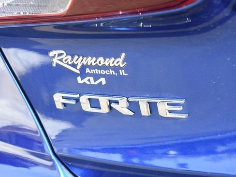 Used 2018 Kia Forte LX w/ LX Rear Camera Package image 11