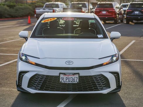 Certified 2025 Toyota Camry SE image 5