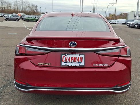 Used 2022 Lexus ES 300h Ultra Luxury w/ Accessory Package 2 image 5