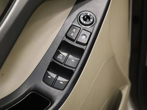 Used 2016 Hyundai Elantra SE FWD image 17