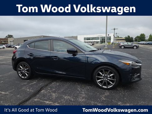 Used 2018 MAZDA MAZDA3 Grand Touring w/ Premium Equipment Package FWD image 1