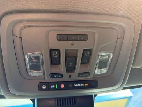 Used 2022 Chevrolet Silverado 1500 LT Trail Boss w/ LT Trail Boss Premium Package image 23