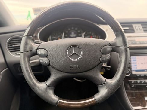 Used 2008 Mercedes-Benz CLS 550 image 22