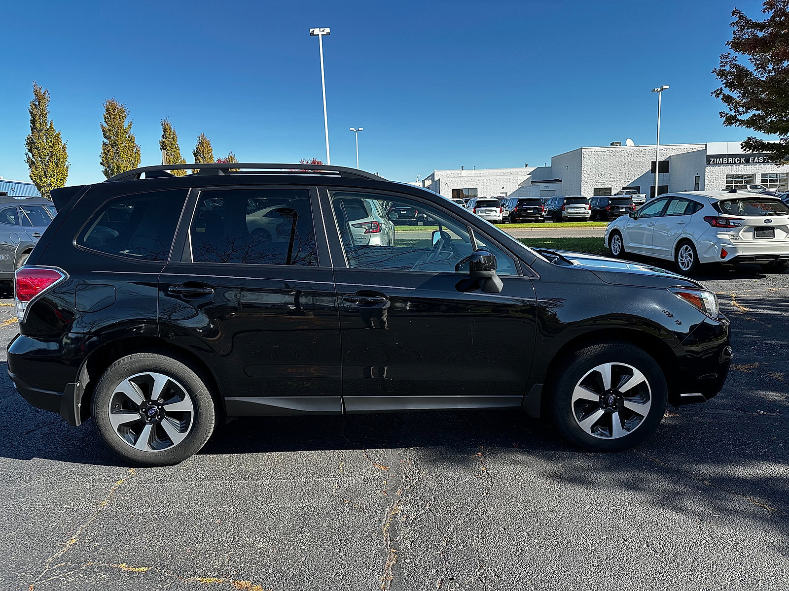 Used 2017 Subaru Forester 2.5i Premium AWD/4WD image 2