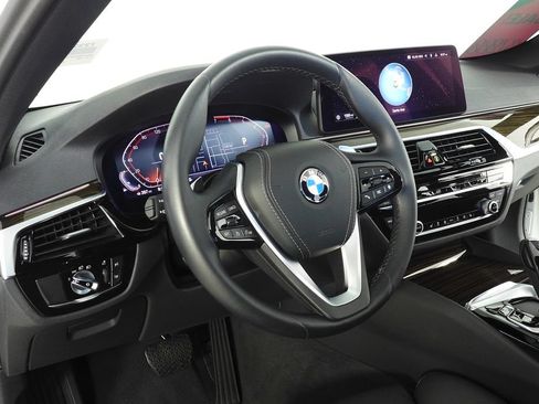 Used 2023 BMW 530i w/ Convenience Package RWD image 31