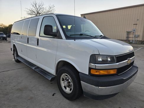 Used 2018 Chevrolet Express 3500 LT w/ LT Preferred Equipment Group RWD image 35