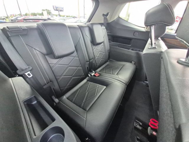 Used 2025 Volkswagen Atlas SE FWD image 29