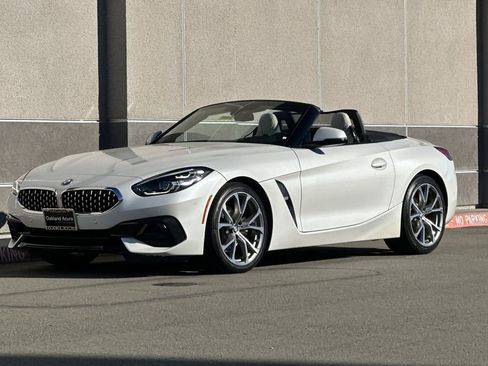 Used 2019 BMW Z4 sDrive30i w/ Premium Package image 9