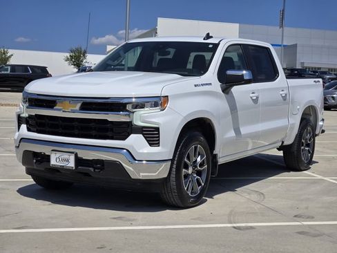 Used 2023 Chevrolet Silverado 1500 LT AWD/4WD image 4