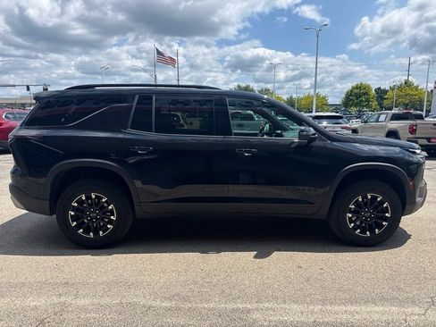 Used 2024 Chevrolet Traverse Z71 w/ LPO, Floor Liner Package AWD/4WD image 2