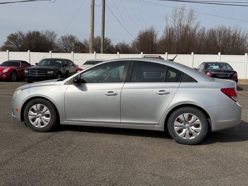 Used 2012 Chevrolet Cruze LS w/ Connectivity Package image 9