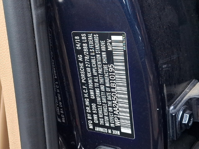 Certified 2018 Porsche Macan AWD/4WD image 30