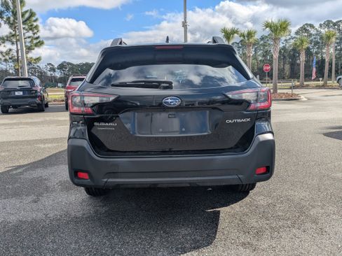 Certified 2023 Subaru Outback Premium image 5