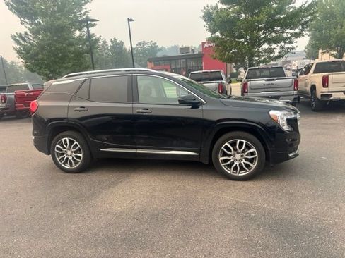 Used 2023 GMC Terrain Denali w/ Denali Premium Package AWD/4WD image 5