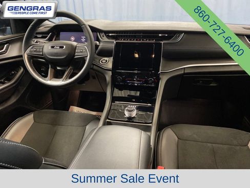 Used 2024 Jeep Grand Cherokee Altitude AWD/4WD image 39