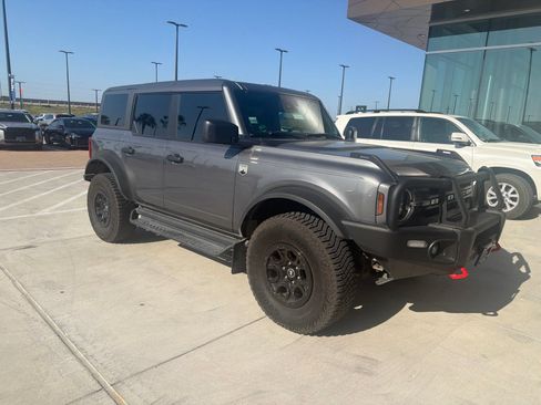 Used 2023 Ford Bronco Big Bend w/ Sasquatch Package AWD/4WD image 3