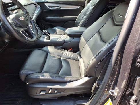 Certified 2017 Cadillac XT5 Luxury w/ Driver Awareness Package AWD/4WD image 13
