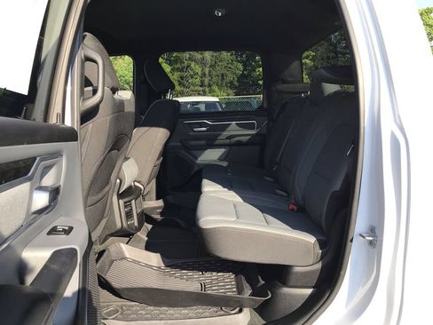 Used 2022 RAM 1500 Big Horn AWD/4WD image 13