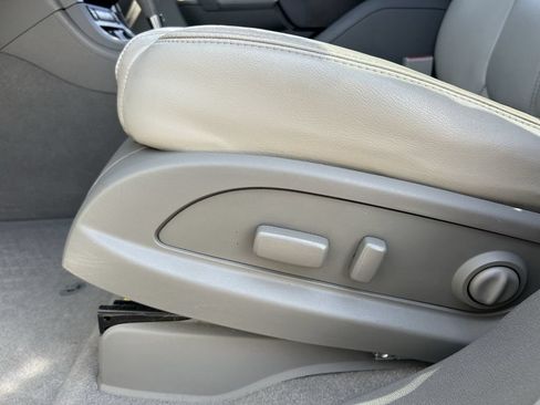 Used 2017 Chevrolet Traverse LT FWD image 22
