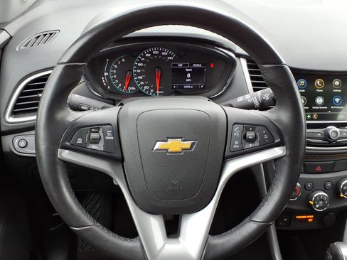 Used 2019 Chevrolet Trax LT w/ LT Convenience Package FWD image 12