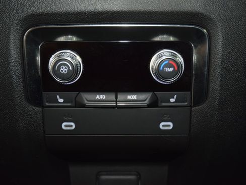 Used 2024 GMC Yukon XL Denali AWD/4WD image 46