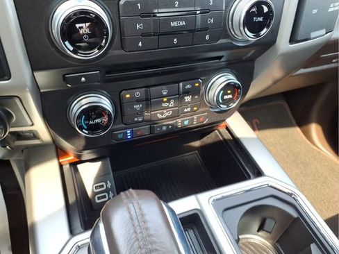 Used 2017 Ford F150 King Ranch w/ Equipment Group 601A Luxury AWD/4WD image 20