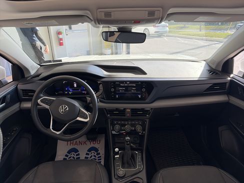 Used 2024 Volkswagen Taos SE w/ Panoramic Sunroof Package image 28
