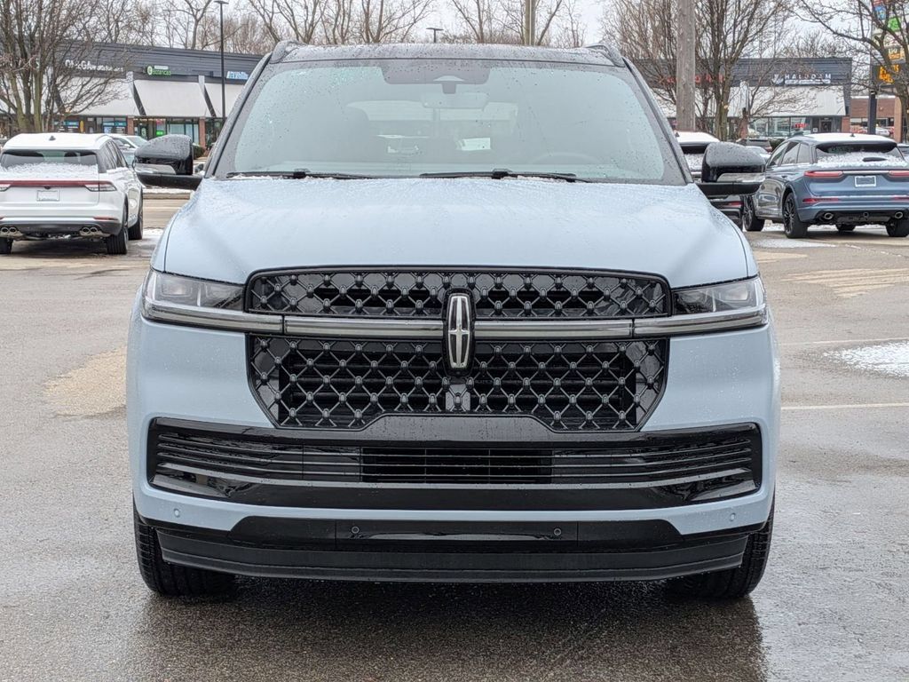 New 2025 Lincoln Navigator Reserve w/ Jet Appearance Package AWD/4WD image 8