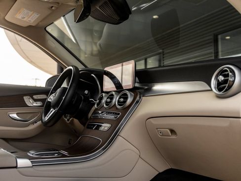 Used 2021 Mercedes-Benz GLC 300 4MATIC w/ Multimedia Package image 45