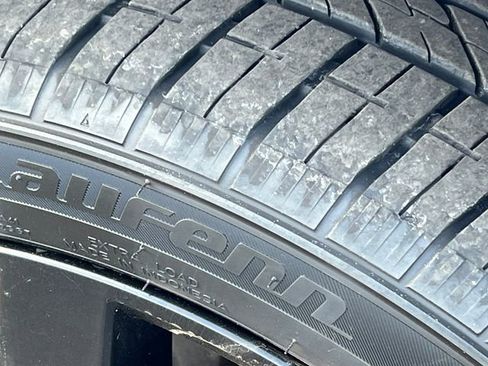 Used 2021 Volkswagen Tiguan SE R-Line image 10