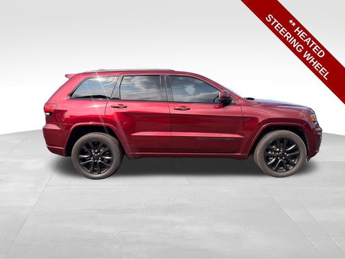 Used 2020 Jeep Grand Cherokee Altitude AWD/4WD image 10