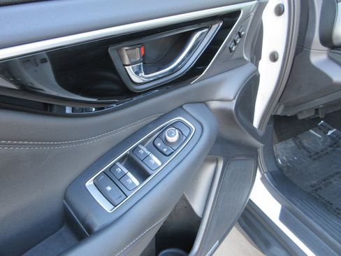 Used 2023 Subaru Outback Limited XT AWD/4WD image 30
